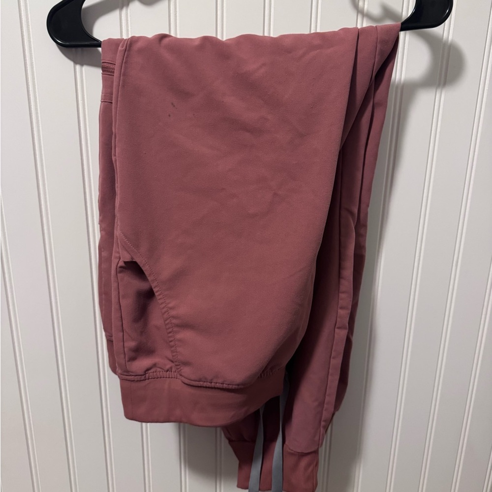 Figs Women's Mauve Jogger Sweatpants